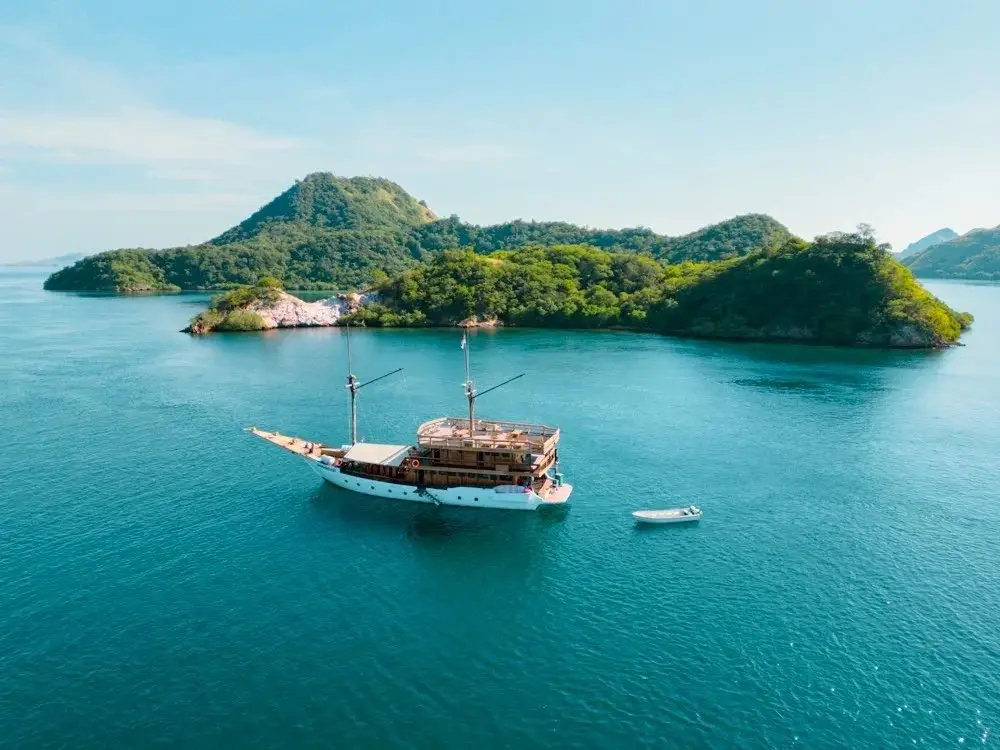 Andamari, a 6-cabin yacht for private charter in Komodo National Park, Indonesia