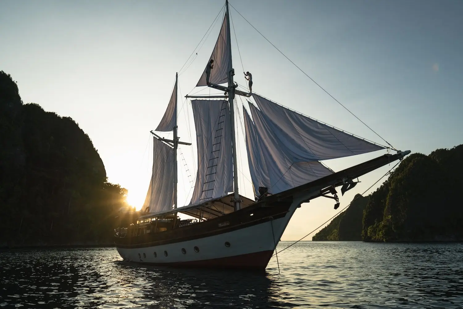 Anne Bonny, a 3-cabin phinisi for private charter in Komodo, Raja Ampat and the Banda Islands