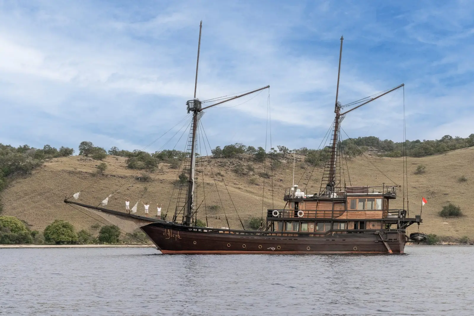 El Aleph, a 5-cabin phinisi for private charter in Komodo, Raja Ampat, Alor and the Spice Islands