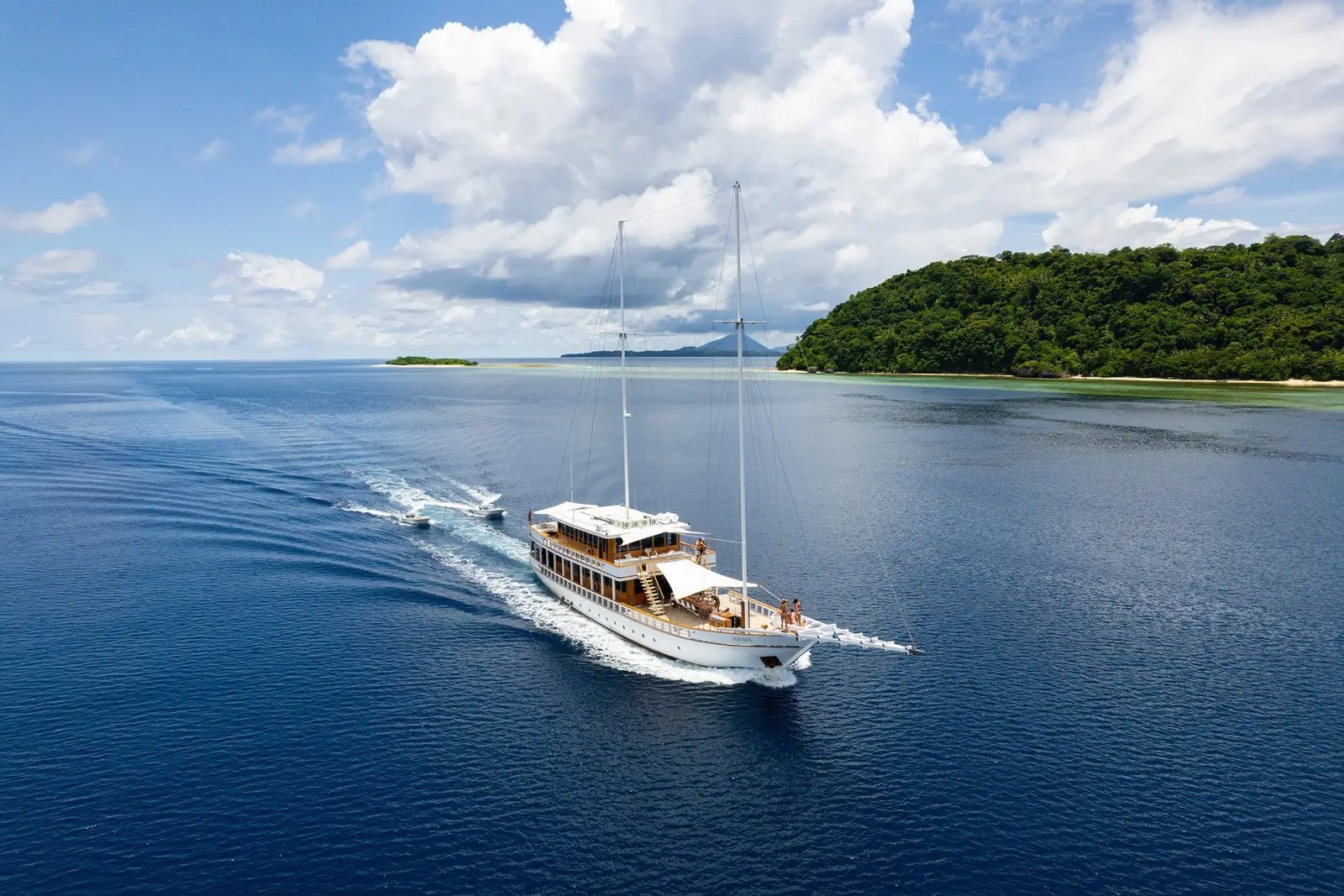 Fenides, a 5-cabin yacht for cabin trips and private charter in Komodo, Raja Ampat, Alor and Halmahera