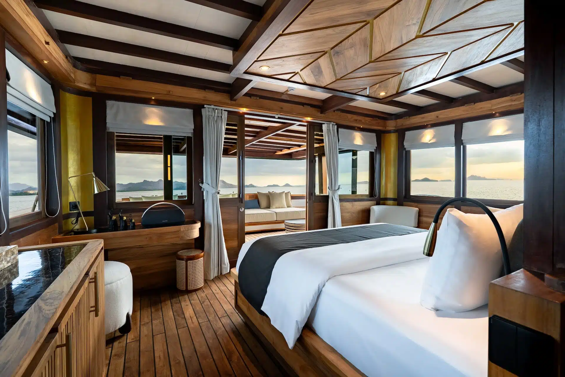 Queen suite on Otium, with windows on the sea