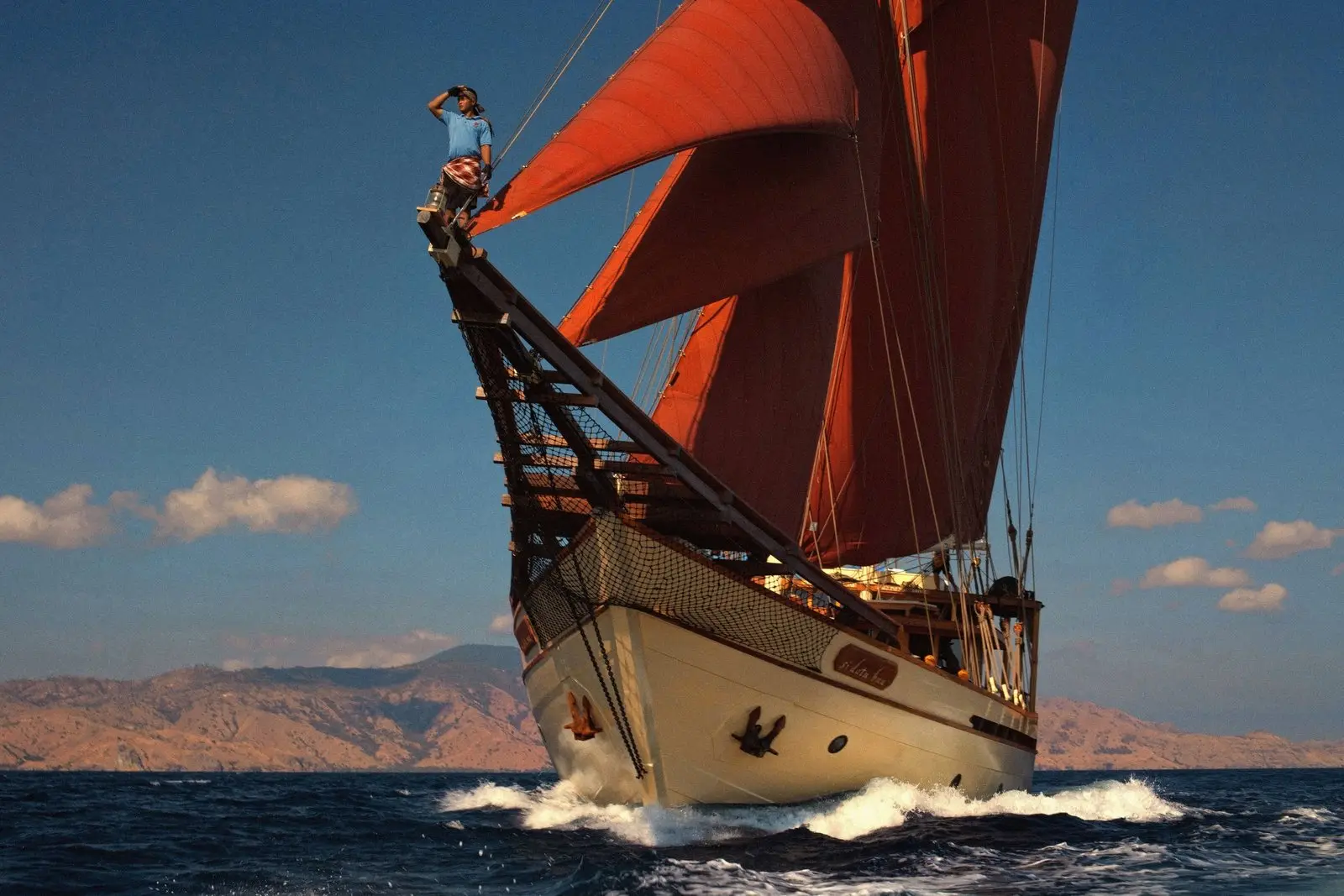 Si Datu Bua, a 3-cabin phinisi for private charter in Komodo, Raja Ampat and the Spice Islands